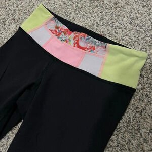 Lululemon Colorful Waistband cropped Leggings size 6 used condition reversible
